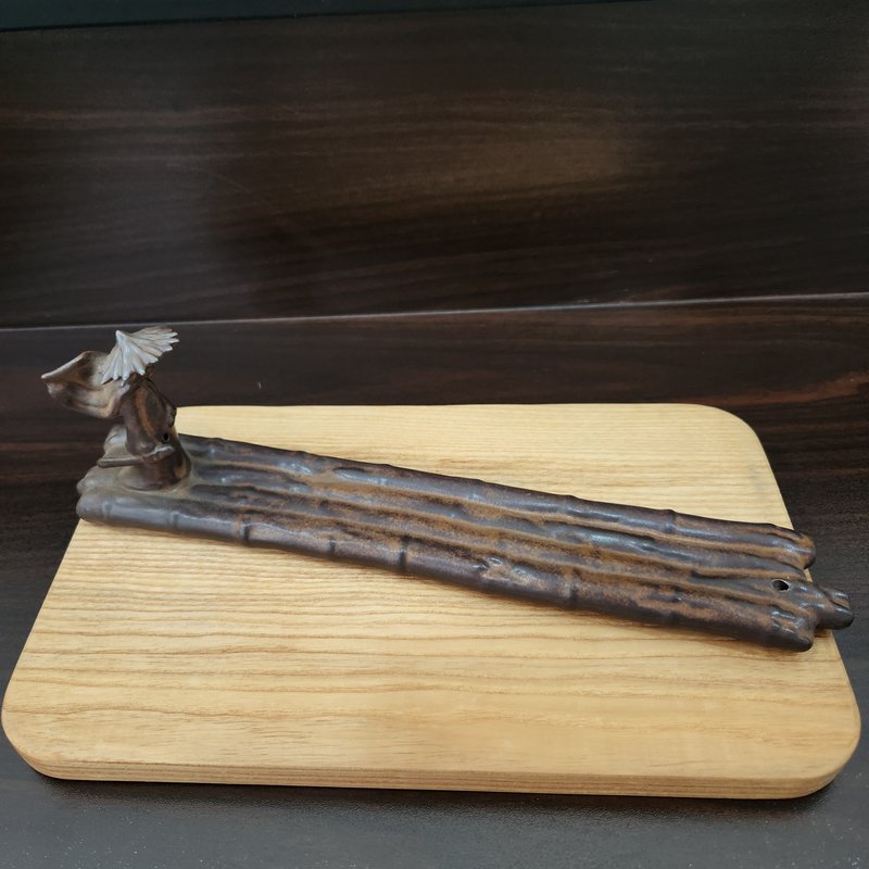 Ceramic censer| black color | bamboo boat with wanderer figure