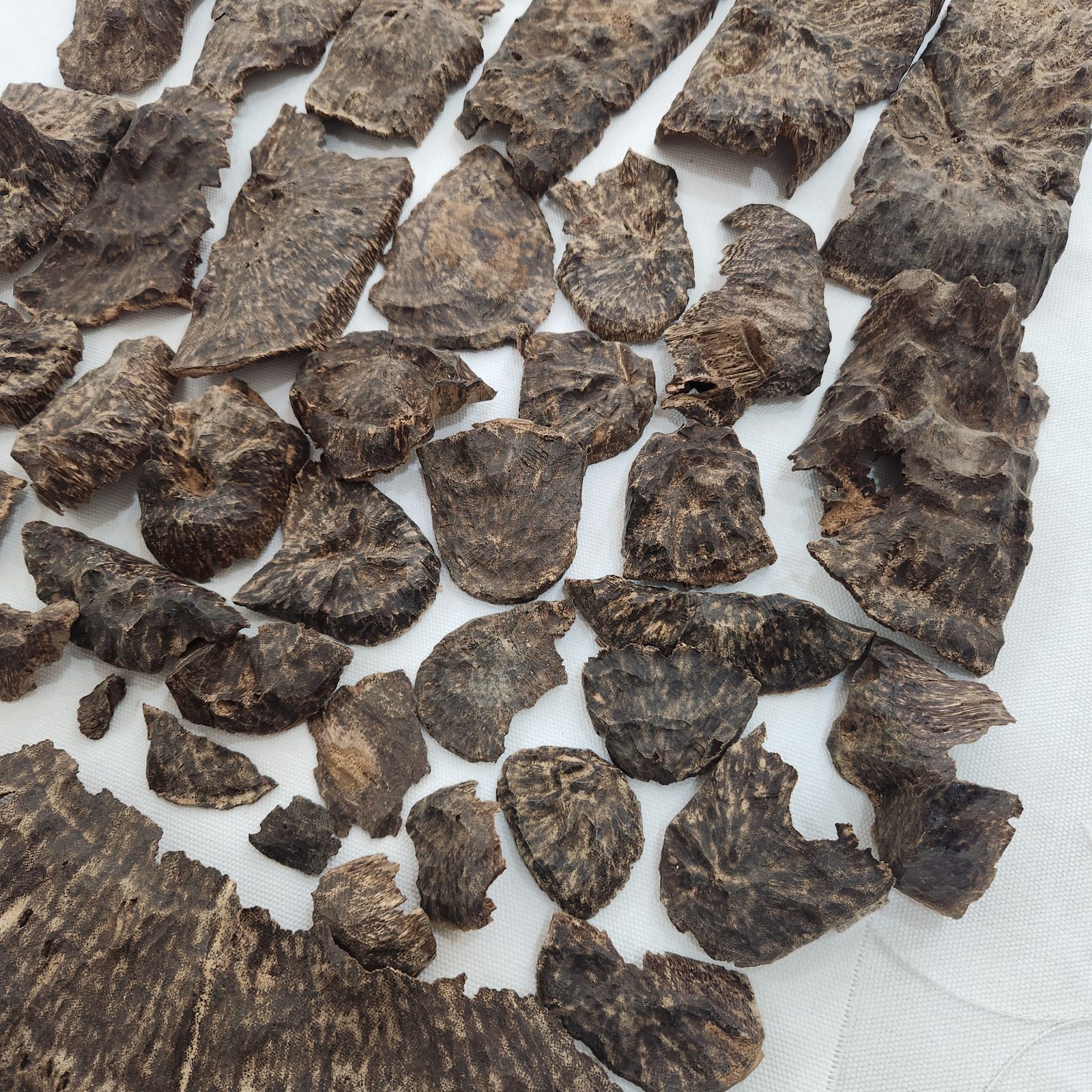 Natural agarwood stump part burning aroma