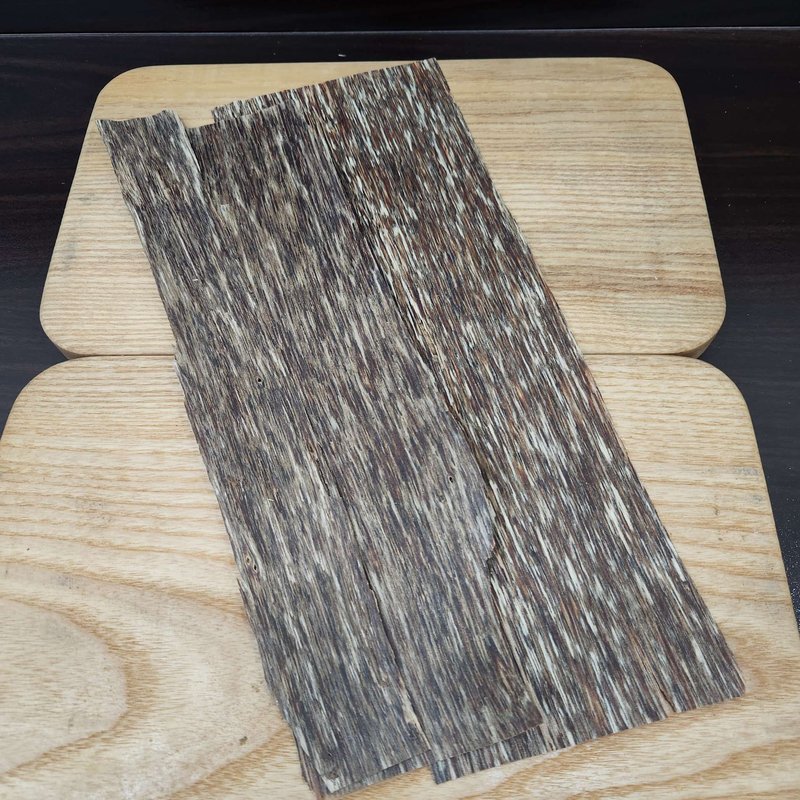 Agarwood | Flat oud 1A | Woodiness | 1 gram