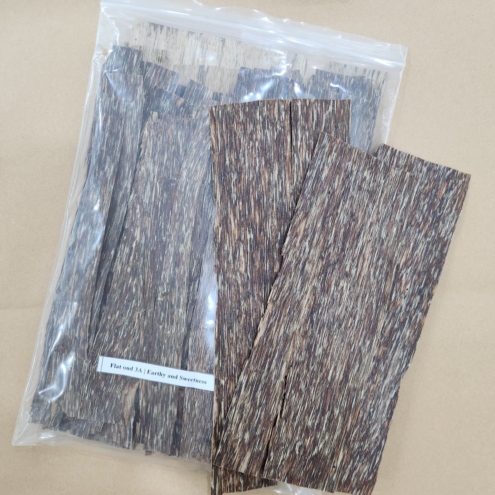 Flat oud high quality | Strong woodiness with sweet