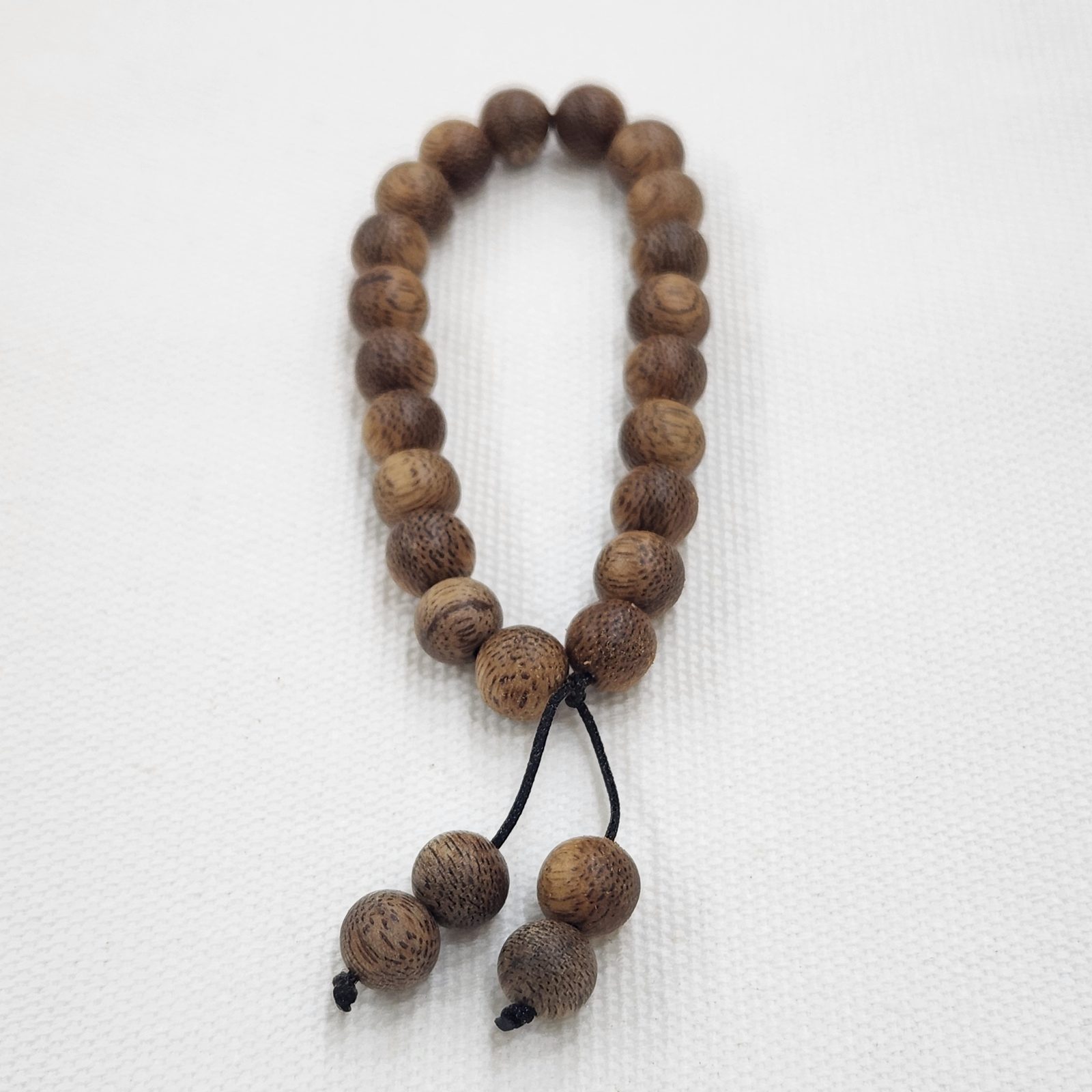 21-bead agarwood bracelet with adjustable sliding knot