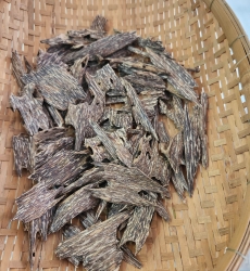 20 grams Trầm hương kiến Việt Nam chất lượng Đặc Biệt 